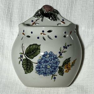 Vintage Princess House - Ceramic Wall Pocket - New In Box